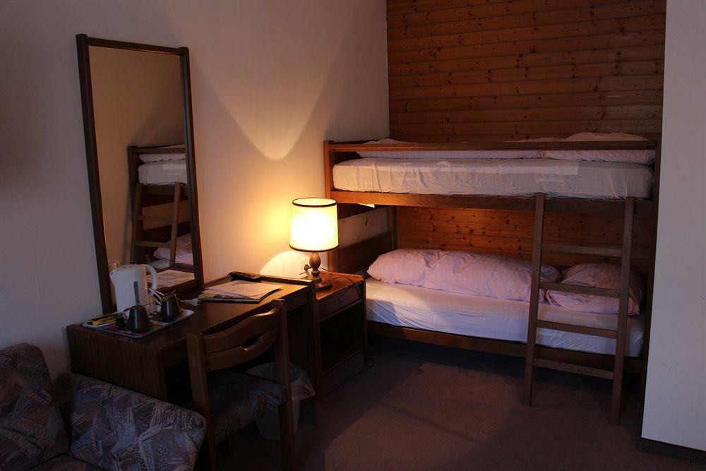 Bahnhof Hotel Интерлакен Екстериор снимка