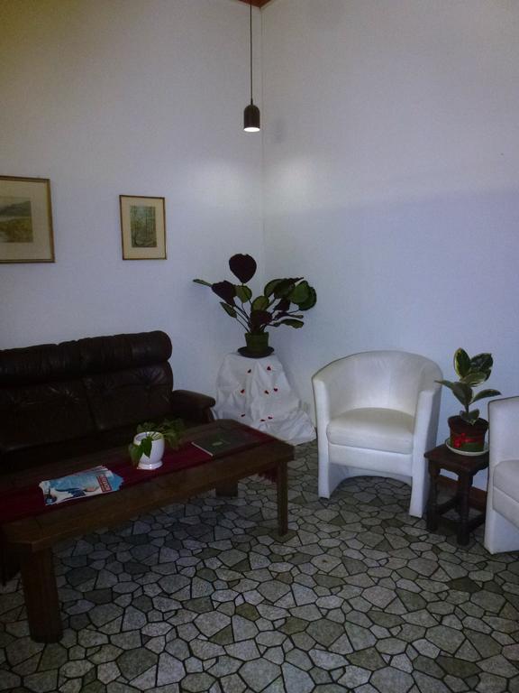 Bahnhof Hotel Интерлакен Екстериор снимка