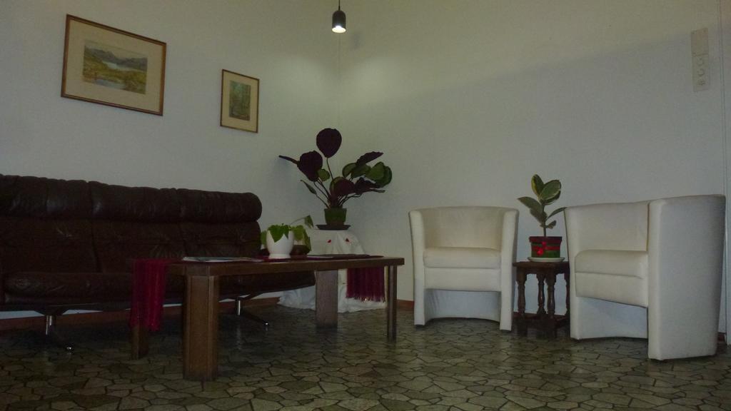 Bahnhof Hotel Интерлакен Екстериор снимка